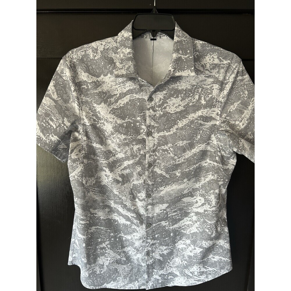 Lululemon Breakwater Light Cast Airing Sz M Nice Shirt, Top Quality Gray & White